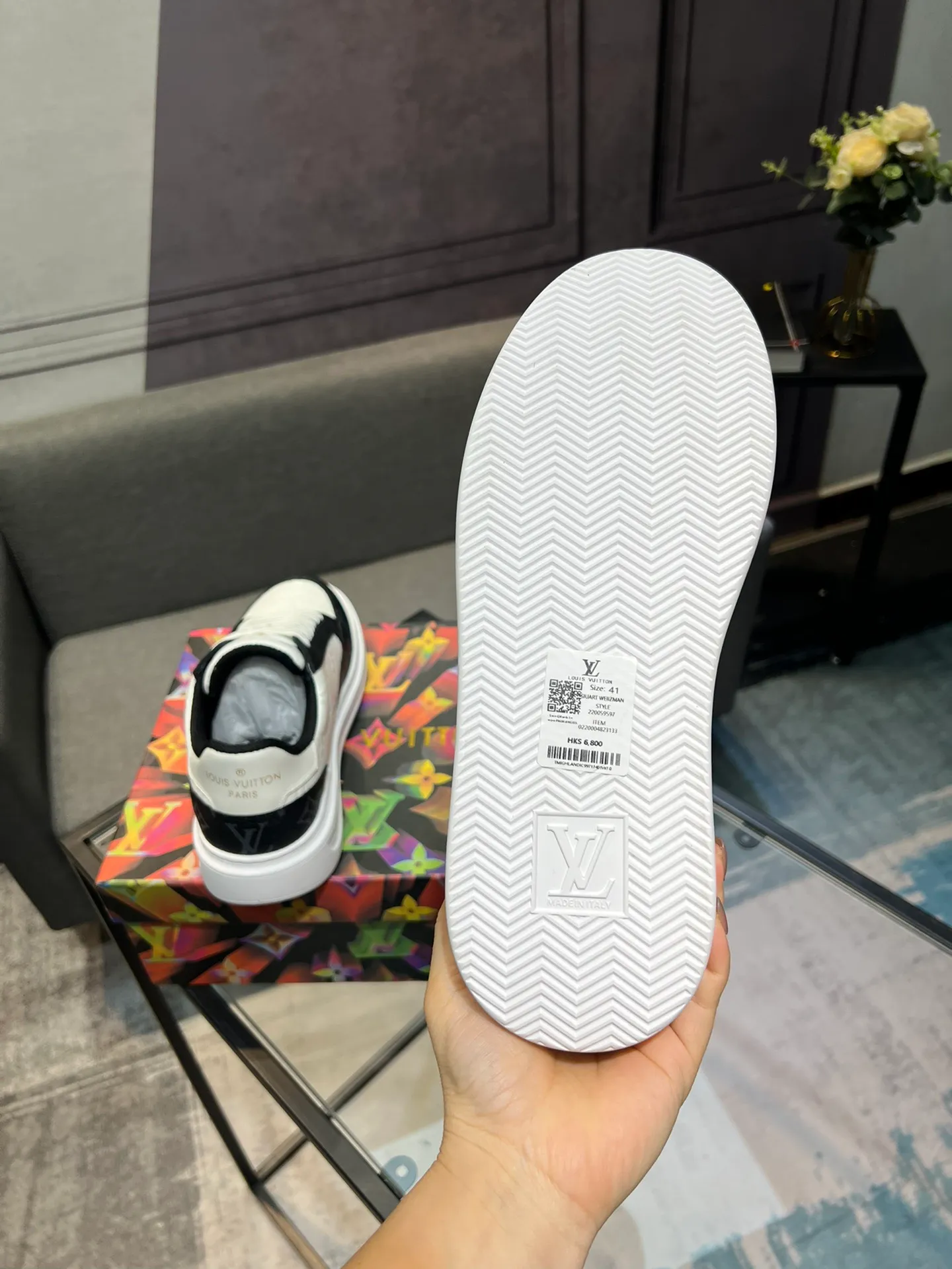 Men's Men's Shoes 💰540 LV Louis Vuitton. The latest fashionable casual shoes are popular in physical stores. The new spring and summer comfortable imported custom patent leather plus cowhide, cowhide mesh, and unique jacquard fabric element design. With sheepskin lining, Lv original base, [sun][sun] high-end packaging and high quality💪Details determine quality, welcome to compare🇮🇹Code number 38-44, 45 can be customized